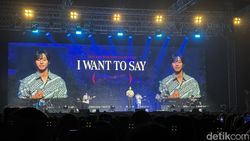 Kasep Pisan! Ahn Hyo Seop Pakai Batik di Fanmeeting Jakarta