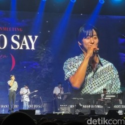 Kasep Pisan! Ahn Hyo Seop Pakai Batik di Fanmeeting Jakarta