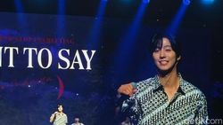 Kasep Pisan! Ahn Hyo Seop Pakai Batik di Fanmeeting Jakarta
