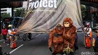 Kehadiran maskot tersebut berhasil menarik perhatian warga, terutama anak-anak, yang antusias berswafoto sekaligus mendengarkan edukasi tentang pentingnya menjaga hutan sebagai habitat orangutan.