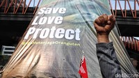 Aksi bertajuk Save Orang Utan ini digelar dalam rangka memperingati Hari Orangutan Sedunia 2025, sekaligus menjadi perayaan pertama di Indonesia yang menghadirkan simbol kampanye berupa banner orangutan berukuran besar di ruang publik.