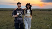 Anya Geraldine memberi kata-kata manis untuk ulang tahun Tora Widjaja. Di pelukku engkau tumbuh, happy birthday sayang, tulisnya. (Foto: dok Instagram anyageraldine)