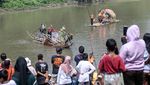 Bengawan Solo Hidup Kembali lewat Festival Gethek dan Tebar Mina