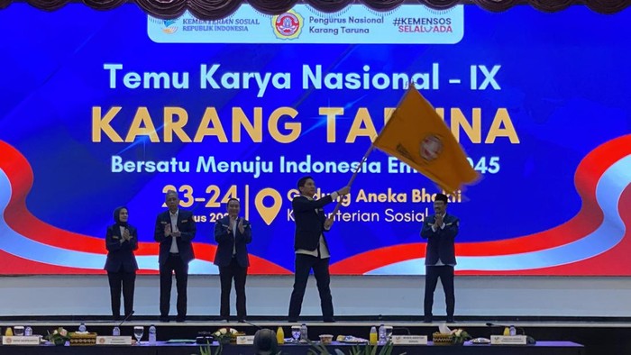 Wakil Ketua Komisi I DPR sekaligus Ketua Fraksi Gerindra, G Budisatrio Djiwandono, terpilih menjadi Ketua Umum Karang Taruna Nasional, di Kemensos, Minggu (24/8/2025).