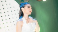 Saat pesta ulang tahun Davina Karamoy juga ada balon raket padel. Hello 23, tulisnya dilihat Senin (25/8/2025). (Foto: dok Instagram davinaakaramoy)