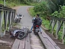 2 Pria Boncengan Motor di Maluku Tengah Jatuh dari Jembatan, 1 Orang Tewas