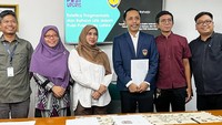 Furry Setya menjalani Pendidikan Bahasa dan Sastra Indonesia di Fakultas Pendidikan Bahasa dan Seni, dengan skripsi berjudul Estetika Fragmentaris dan Bahasa Liris dalam Puisi-Puisi Apito Lahire. (Foto: Instagram @furrysetya)