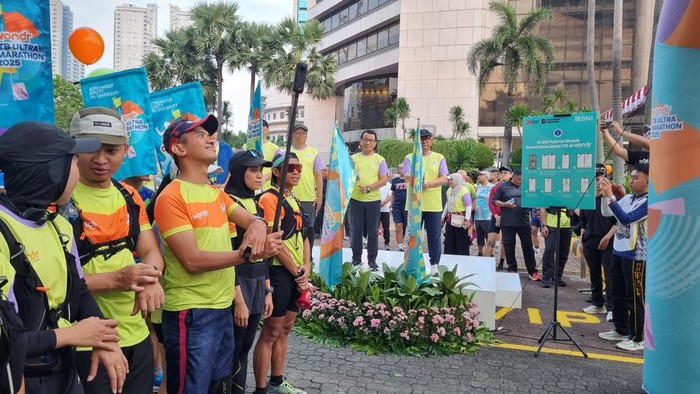 Gubernur DKI Jakarta Pramono Anung flag off ITB Ultra Marathon 2025 di Graha BNI Sudirman, Jakarta Pusat