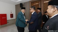 Oleh karena itu, generasi muda perlu memiliki kesadaran geopolitik atau geo-consciousness agar mampu menjaga kedaulatan dan persatuan negara.