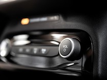 Sepi, Tak Ada Lagi Lagu Berdendang Dalam Bus Buntut Polemik Royalti Musik