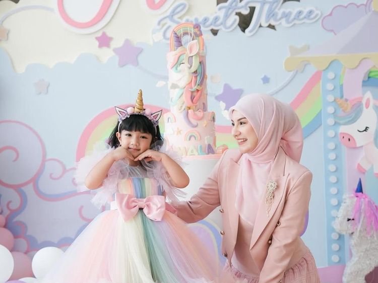 Meriah! Selamat Ulang Tahun ke-3 Amala, Putri Irish Bella