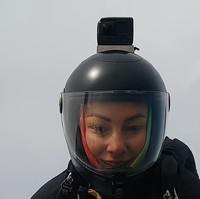 Seorang penerjun payung berpengalaman asal Inggris Jade Damarell tewas secara tragis dalam sebuah lompatan yang disengaja hanya sehari setelah hubungannya dengan sang kekasih berakhir. Foto: dok. Facebook/Jade Damarell