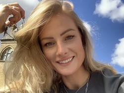 Foto: Skydiver yang Tewas Bunuh Diri Saat Terjun Payung Usai Putus Cinta