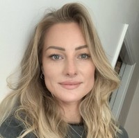 Damarell diketahui menjalin hubungan dengan sesama penerjun payung, Ben Goodfellow (26). Namun, keduanya berpisah hanya satu malam sebelum tragedi tersebut. Foto: dok. Facebook/Jade Damarell