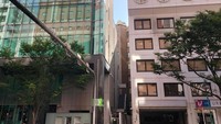 Seperti ini potret jalanan wilayah Hakata, Fukuoka, Jepang. Ada banyak gedung tinggi dengan desain futuristik yang meneduhkan musim panas di Jepang. Foto: Novia Aisyah/detikcom