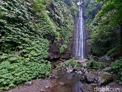 Keindahan Air Terjun Cakung di Gunung Welirang Mojokerto