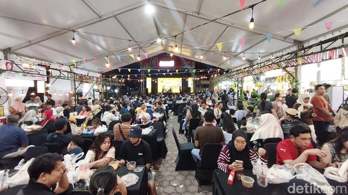 Kuliner roadshoiw rasa Bangkok di Transmart Sidoarjo
