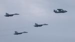 Langit Beijing Dipenuhi Jet Tempur J-15 dan KJ-600 Saat Gladi Resik Parade Militer