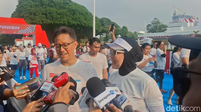 Menkes Budi Gunadi Sadikin saat ikut maraton di sekitar Istana Merdeka, Jakarta. (Dwi R/detikcom)