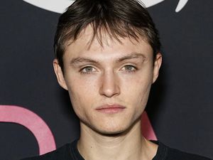 Putra Bintang The Walking Dead Ditangkap Polisi, Didakwa Serang Perempuan