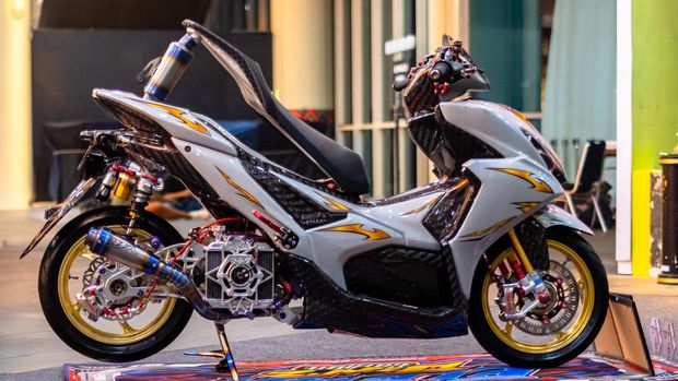 Modifikasi Yamaha Aerox Alpha dengan konsep Cyber Futuristic
