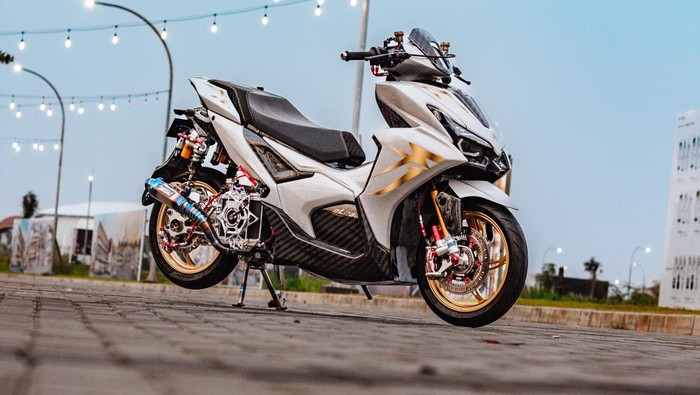 Modifikasi Yamaha Aerox Alpha dengan konsep Cyber Futuristic