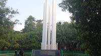 Di hutan kota ini ada Monumen Perjuangan Rakyat Bekasi yang dibangun tahun 1975, karena terinspirasi perjuangan merebut dan mempertahankan kemerdekaan serta kedaulatan Indonesia di semua zaman (dok. Rosmha Widiyani/detikcom)