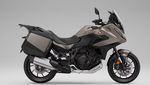 Lihat Lebih Dekat Motor Sport Touring Terbaru Honda yang Punya Tampang ala PCX