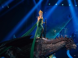 Foto: Yura Yunita Menjelma Jadi Mahadewi, Pakai Selendang 50 Meter