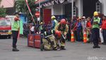 Beradu Ketangkasan Penyelamatan Korban Kebakaran
