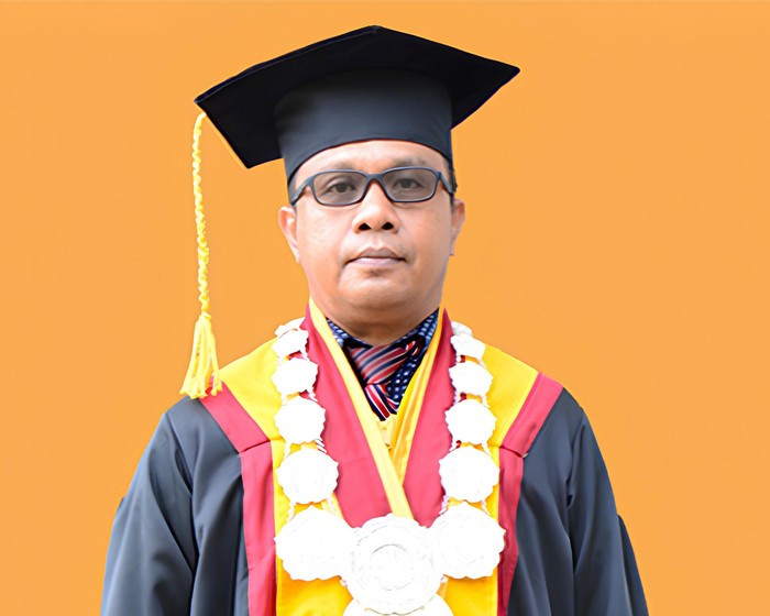 Rektor UHO Prof Armid.
