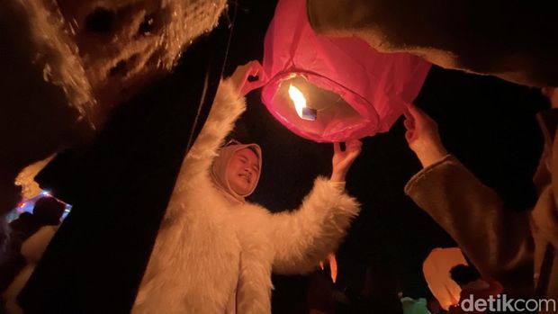 Ribuan lampion hiasi langit Dieng di gelaran Dieng Culture Festival 2025, Sabtu (23/8/2025).