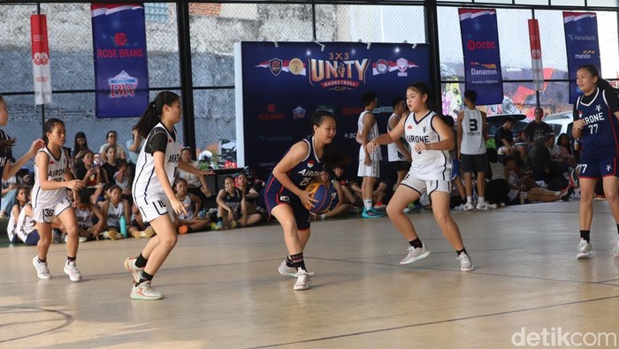 Semarak Kompetisi Basket Dukung Atlet Tuli Indonesia 3x3 Unity Cup digelar pada hari Sabtu (23/8/2025), di Maiin Gandaria, Jakarta Selatan. Acara ini akan memadukan energi anak muda, keseruan basket, serta kekuatan komunitas untuk mendukung Federasi Bola Basket Tuli Indonesia.