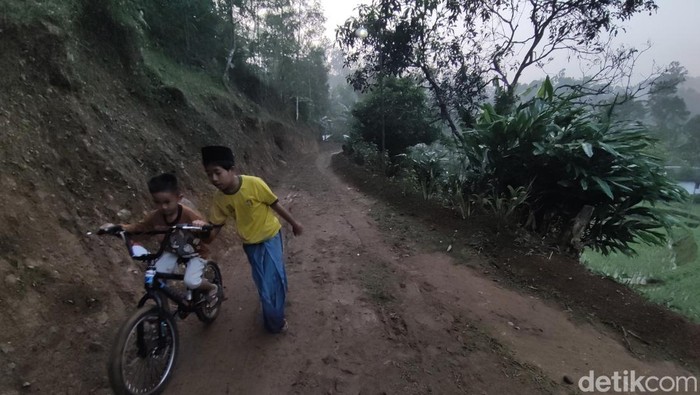 Sepeda pemberian Pemkab Bogor di Desa Malasari