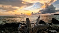 Sunset di Pantai Bugel
