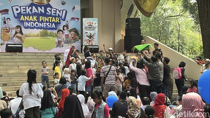 Wakil Wali Kota Solo hadiri Pekan Seni Anak Indonesia di Taman Balekambang, Minggu (24/8/2025)