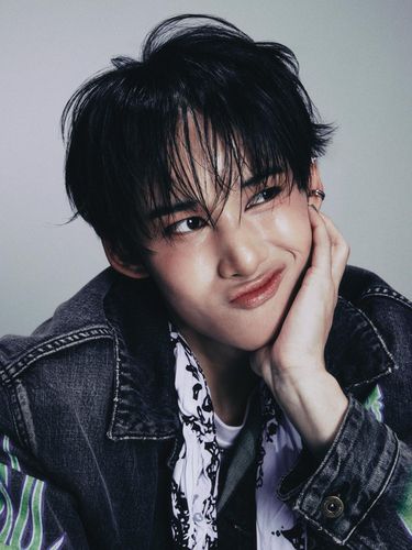 Nathan member boyband K-Pop 1VERSE.