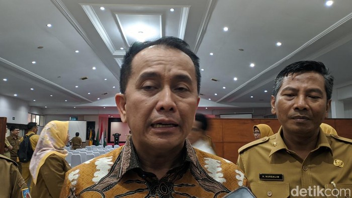 Direktur Jenderal Bina Keuangan Daerah dari Kemendagri Agus Fatoni didampingi Kepala BPKAD NTB Nursalim di kantor Gubernur NTB, Senin (25/8/2025).