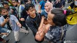 Massa Demo Depan DPR Keos Hingga Masuk Tol Dalkot