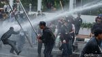 Massa Demo Depan DPR Keos Hingga Masuk Tol Dalkot