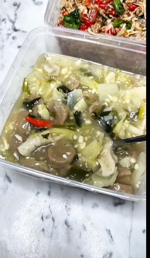Anak kuliner cicip katering Pinkan Mambo.
