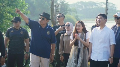 Beby Tsabina dan Suami Nikmati Keindahan Pacitan Bareng SBY