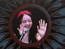 Carmen Berkaca-kaca-Hampir Nangis Saat Hearts2Hearts Tampil di Jakarta