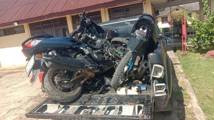 Dua kendaraan yang terlibat laka di Empat Lawang diamankan polisi.