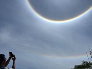 Indahnya Fenomena Halo yang Hiasi Langit Batam di Siang Hari