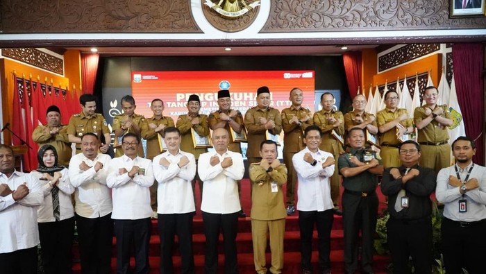Gubernur Al Haris dan seluruh kepala daerah di Jambi Bersama Kepala BSSN RI