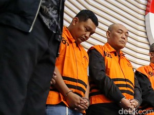 Video: KPK Sita Uang Dolar Seusai Geledah Rumah Irvian Sultan Kemnaker