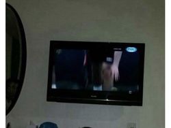 Kalau Bukan Hantu, Apa yang Ada di Dalam Foto Berikut?