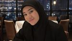 Clara Shinta Santap Tumpeng hingga Makan Hot Pot di Restoran