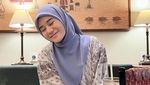 Clara Shinta Santap Tumpeng hingga Makan Hot Pot di Restoran